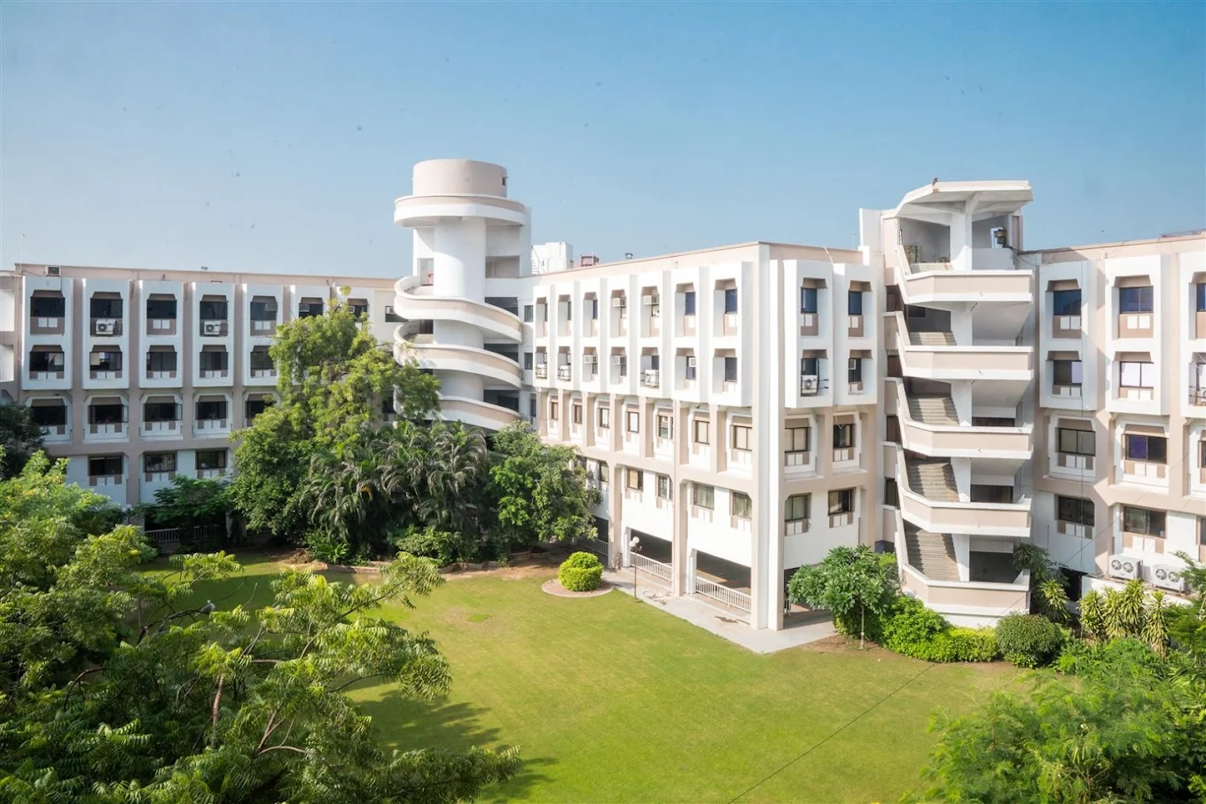GLS University for design course